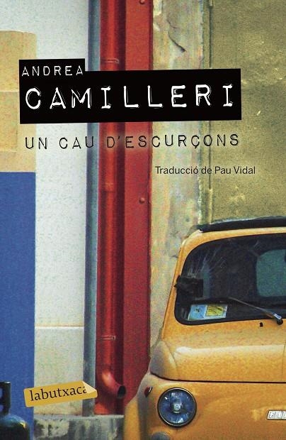 UN CAU D'ESCURÇONS | 9788417420314 | CAMILLERI, ANDREA